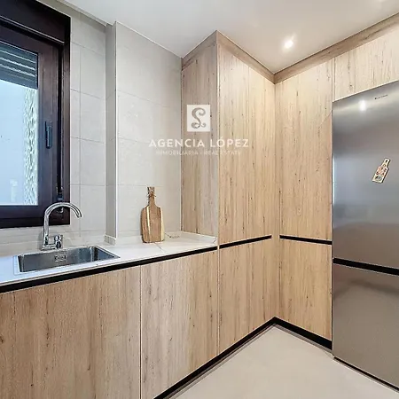 Alo Lazaga Modern Apartmán *
